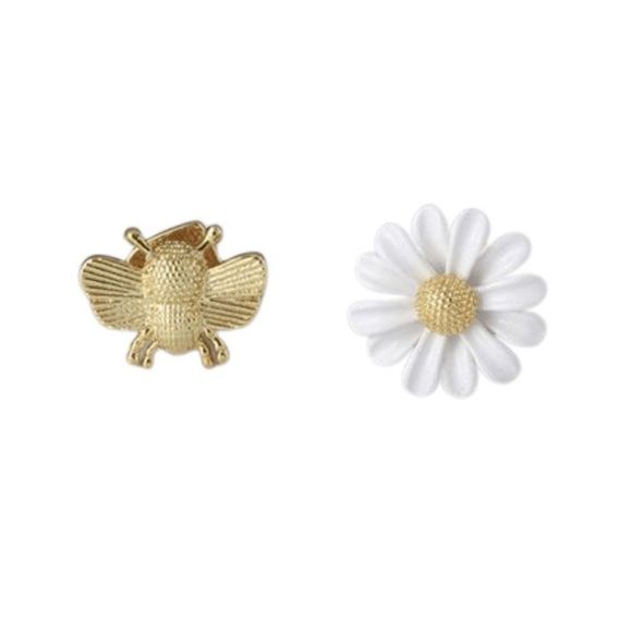 kate spade Jewelry - Kate Spade Abuzz Bee Daisy Stud Earrings